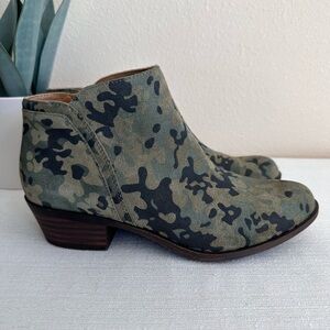 Lucky Brand Barstyn Green Camouflage Suede Ankle Booties Women’s 7M